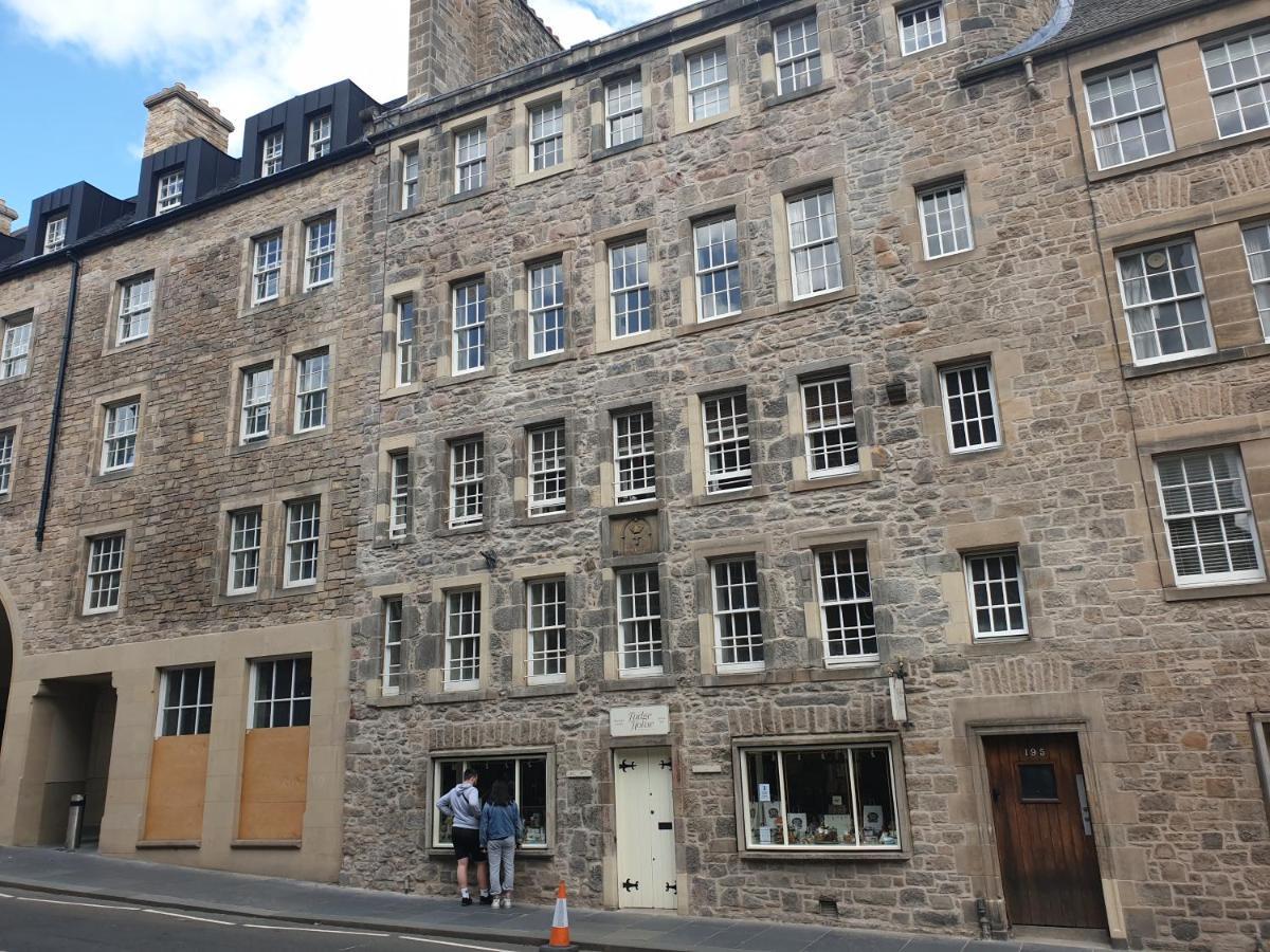 Canongate - Spacious And Historic 2 Bed Flat On Royal Mile Apartment Единбург Екстериор снимка